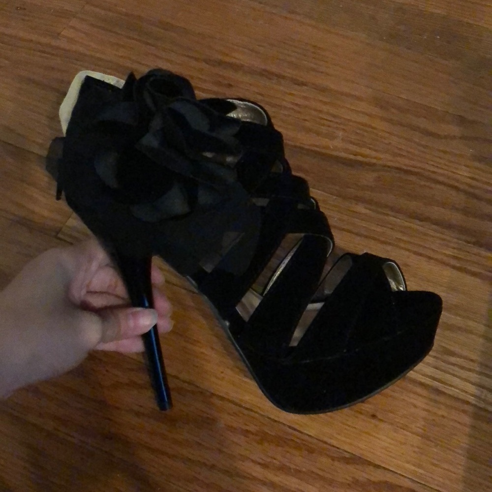 Qupid black velvet heels size 6 - Picture 2 of 3